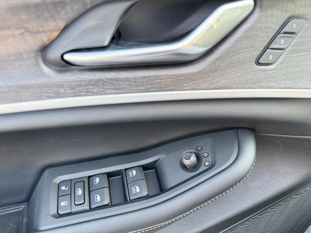 new 2025 Jeep Grand Cherokee car, priced at $38,965