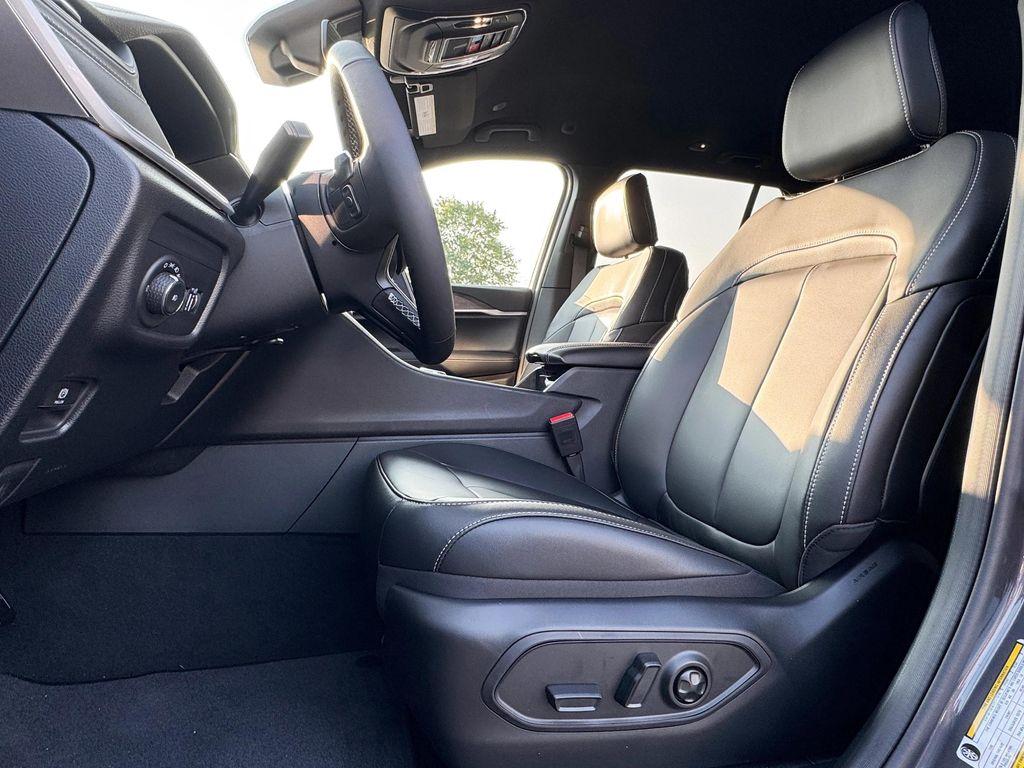 new 2025 Jeep Grand Cherokee car, priced at $38,965