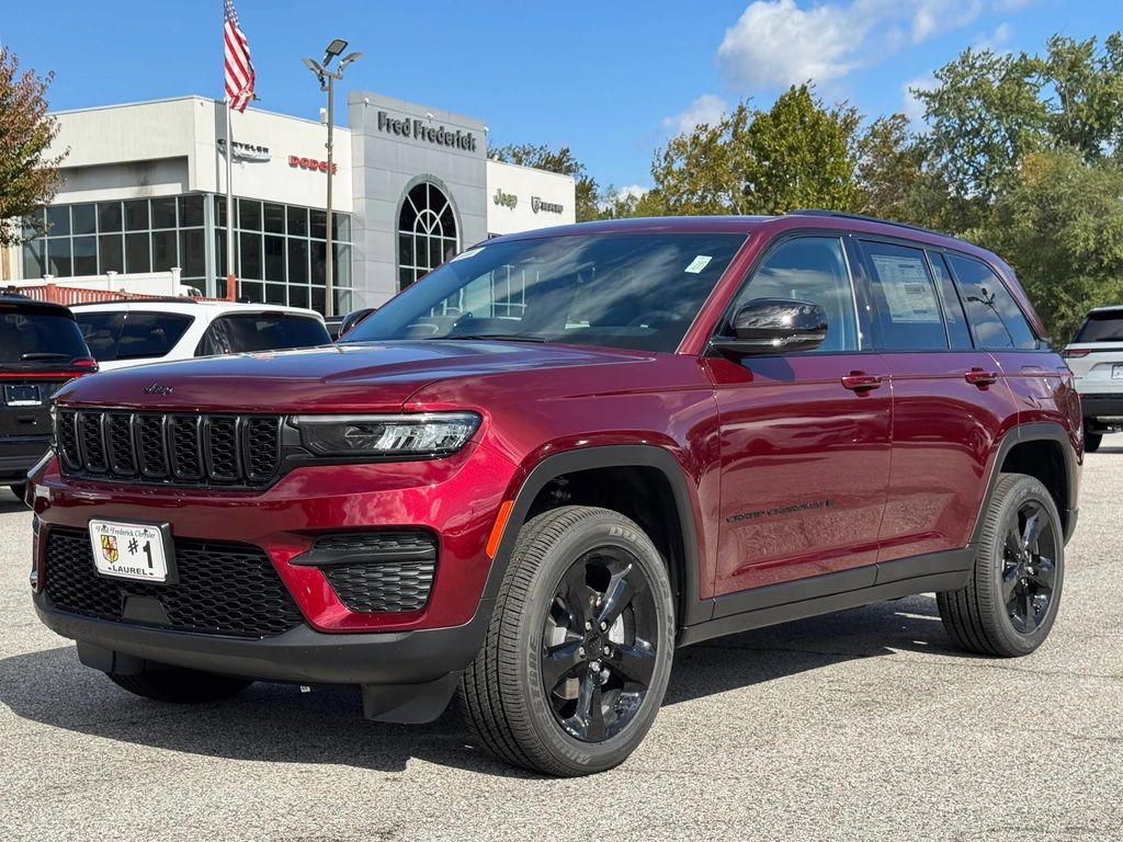 new 2025 Jeep Grand Cherokee car, priced at $38,625