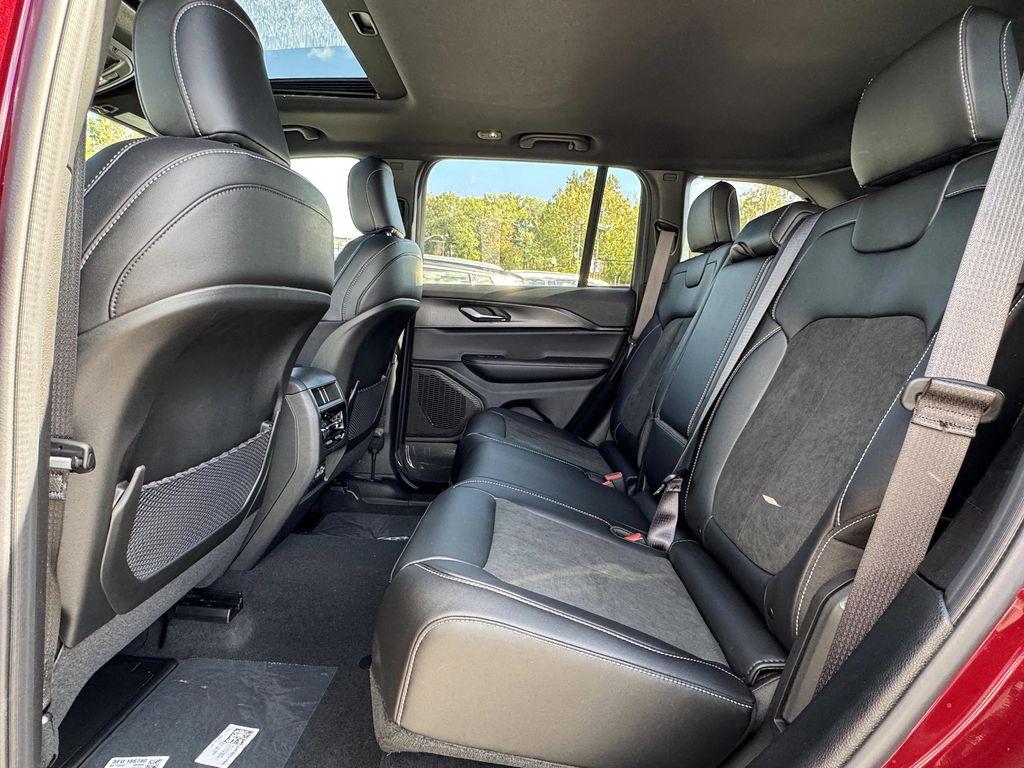 new 2025 Jeep Grand Cherokee car, priced at $38,625