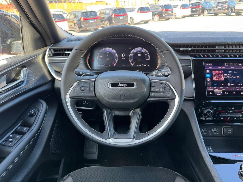 new 2025 Jeep Grand Cherokee car, priced at $38,625