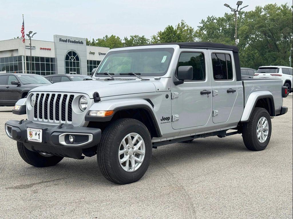 new 2023 Jeep Gladiator car, priced at $43,995