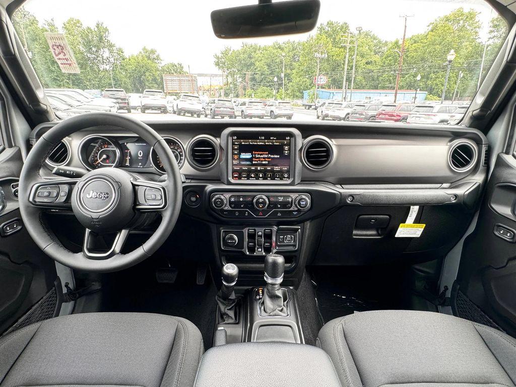 new 2023 Jeep Gladiator car, priced at $43,995