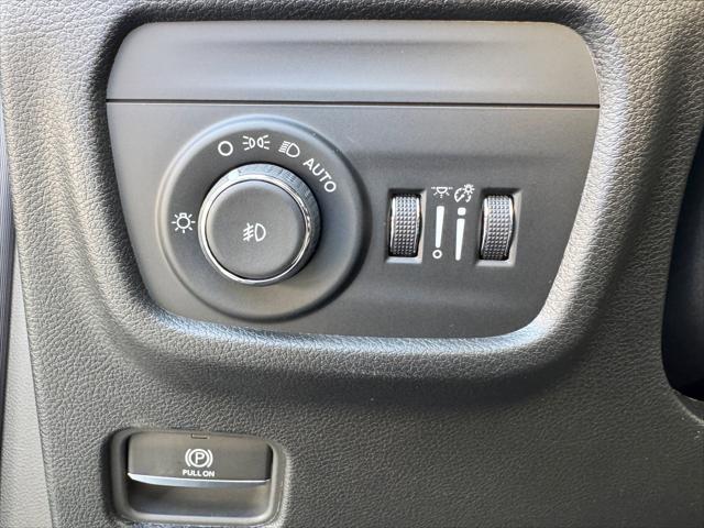 new 2025 Jeep Grand Cherokee car, priced at $47,601