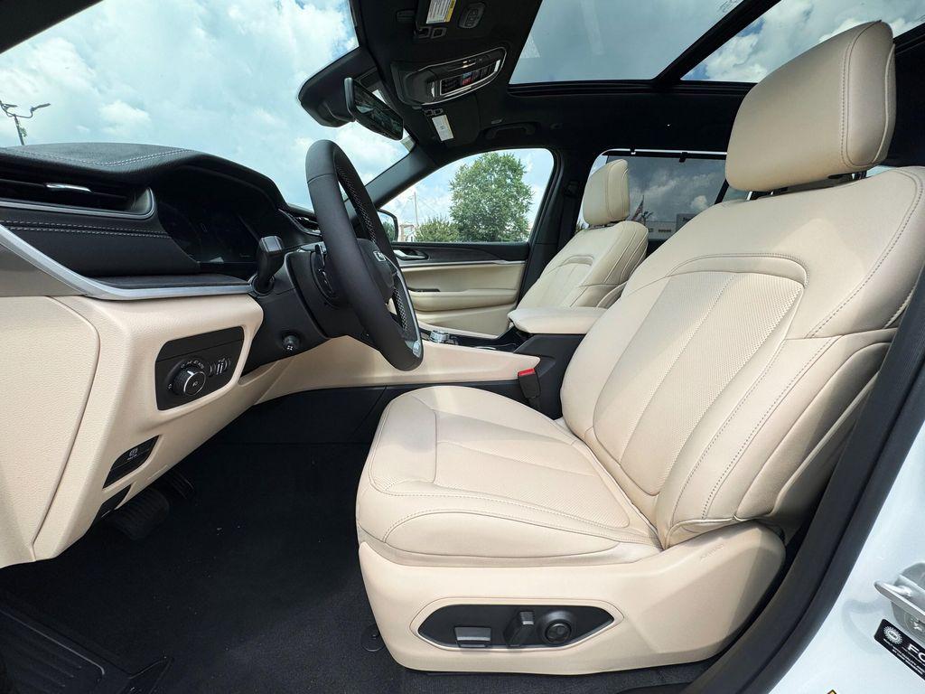 new 2025 Jeep Grand Cherokee L car, priced at $50,165