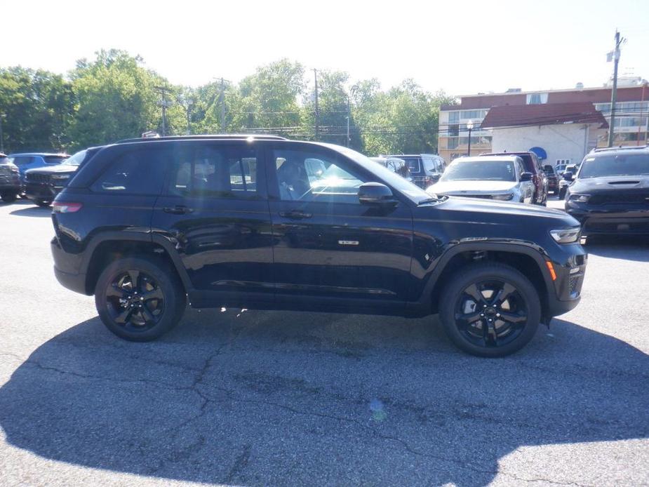 new 2024 Jeep Grand Cherokee car, priced at $48,641