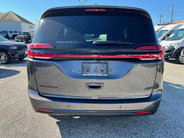 used 2022 Chrysler Pacifica car, priced at $28,977