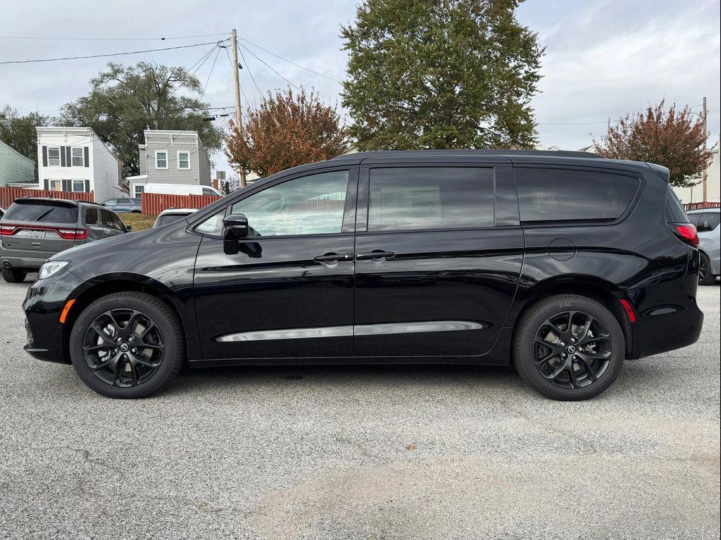 new 2026 Chrysler Pacifica car, priced at $47,360
