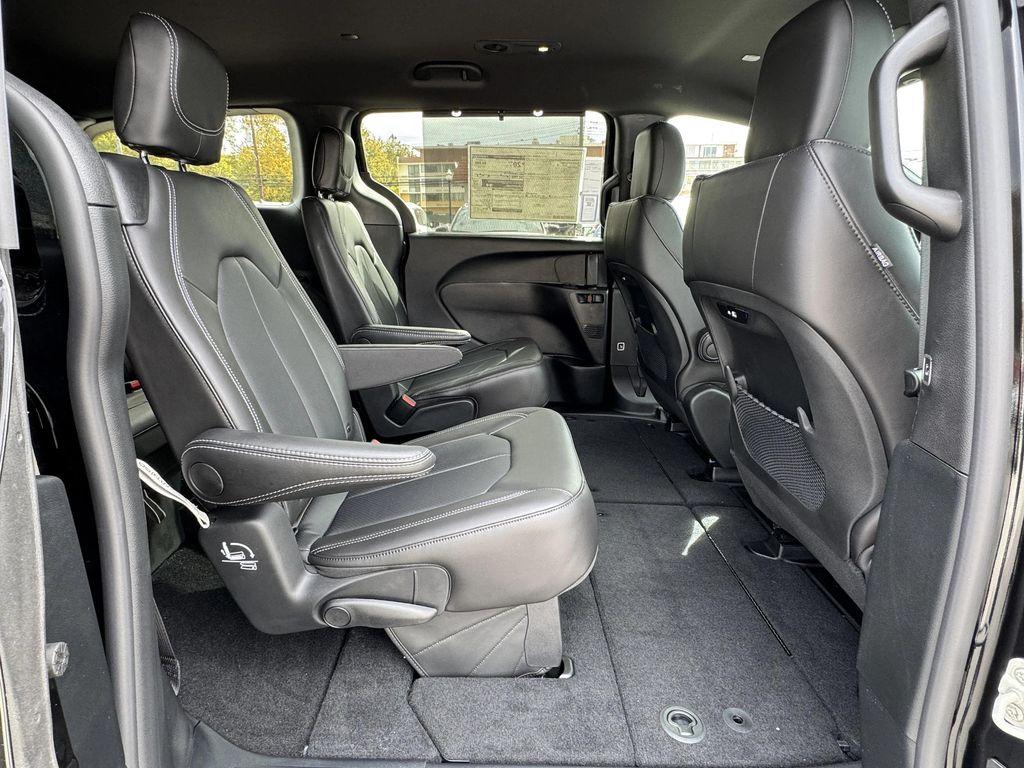 new 2026 Chrysler Pacifica car, priced at $47,360