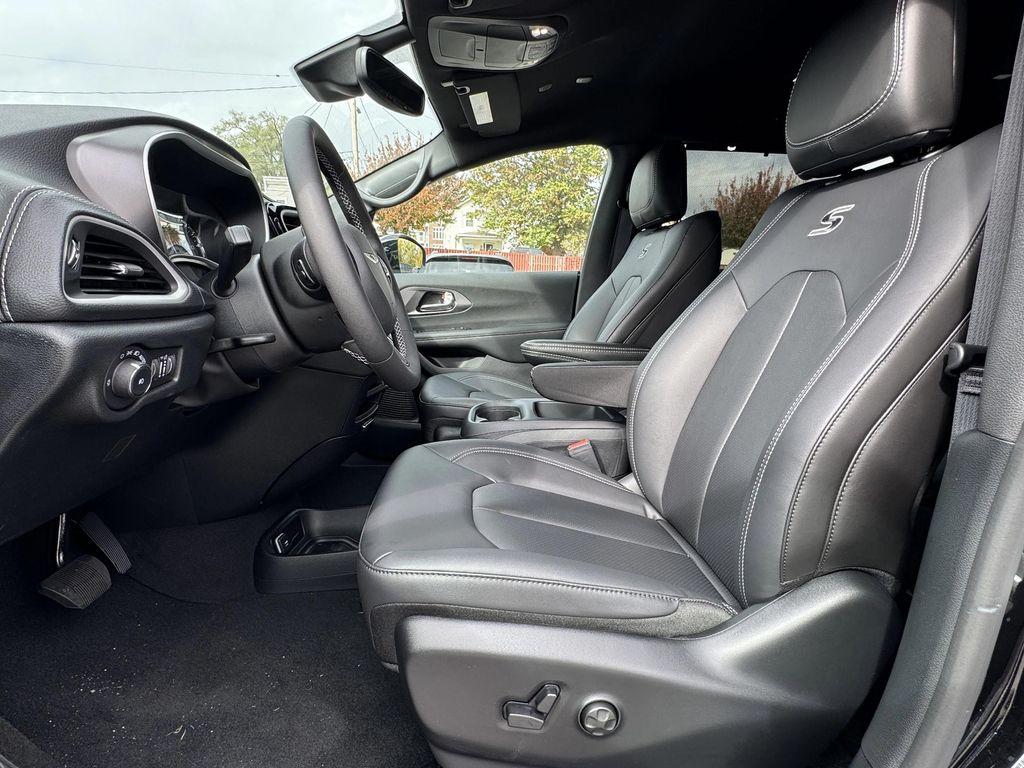 new 2026 Chrysler Pacifica car, priced at $47,360