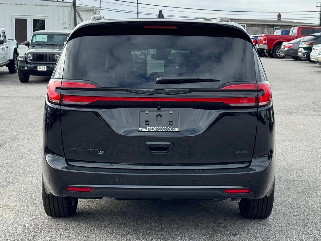 new 2026 Chrysler Pacifica car, priced at $47,360