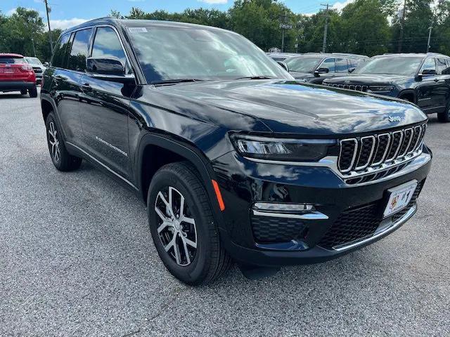 new 2024 Jeep Grand Cherokee car, priced at $46,081