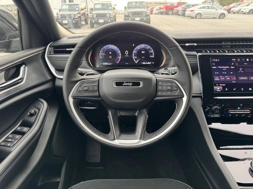 new 2025 Jeep Grand Cherokee car, priced at $38,625