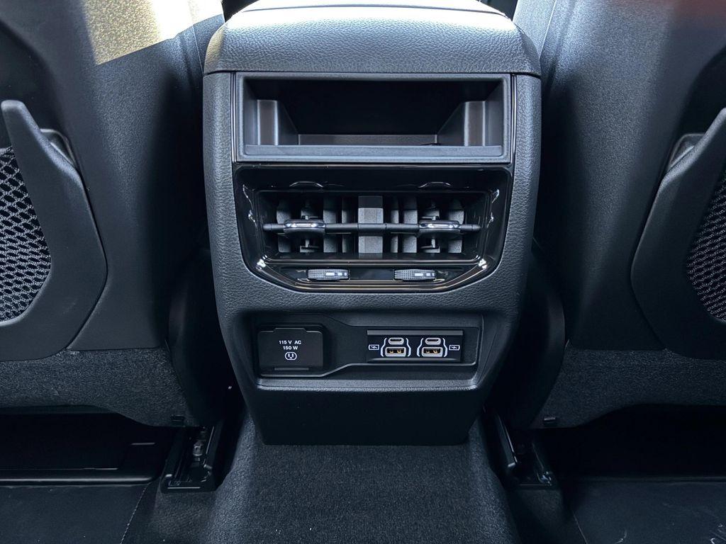 new 2025 Jeep Grand Cherokee car, priced at $38,625