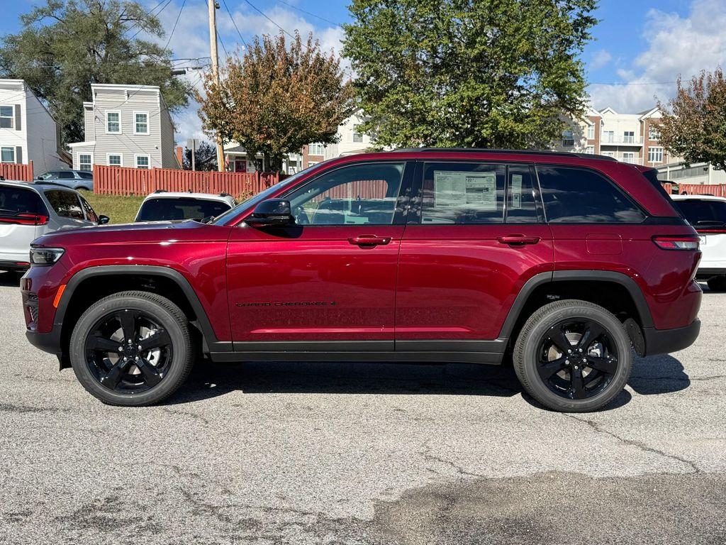 new 2025 Jeep Grand Cherokee car, priced at $38,625