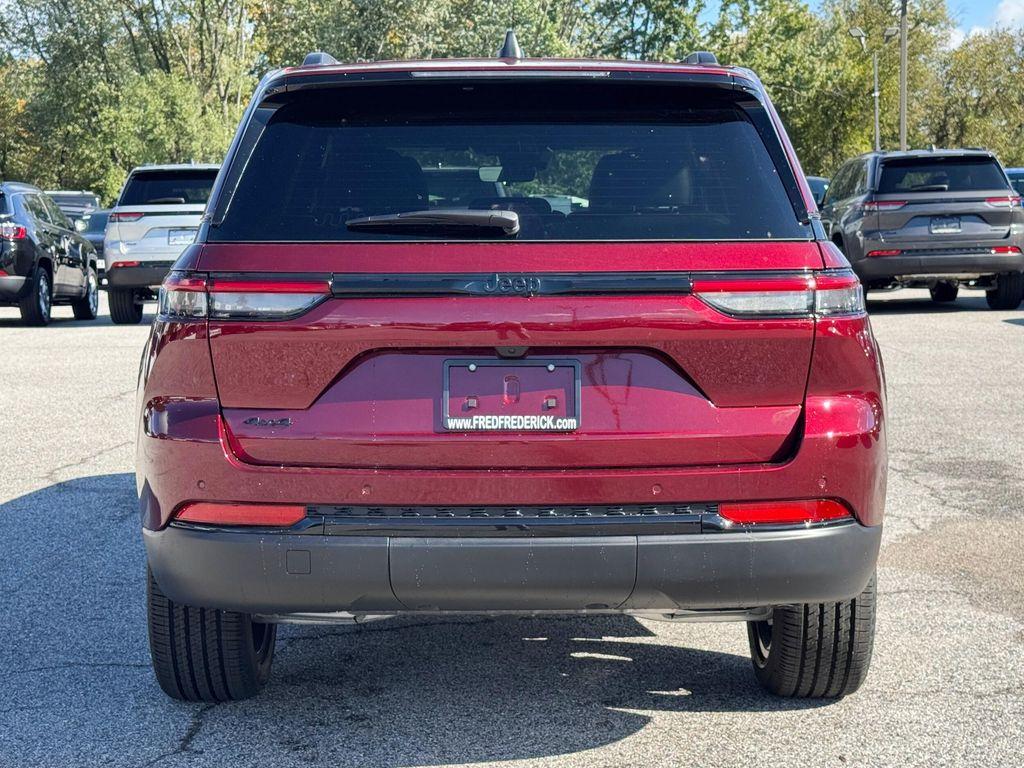 new 2025 Jeep Grand Cherokee car, priced at $38,625
