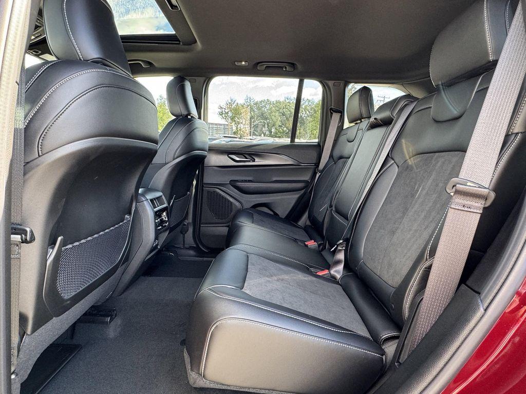 new 2025 Jeep Grand Cherokee car, priced at $38,625