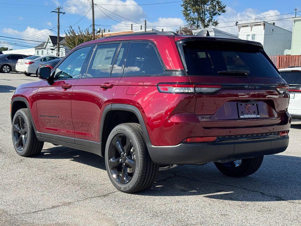 new 2025 Jeep Grand Cherokee car, priced at $38,625