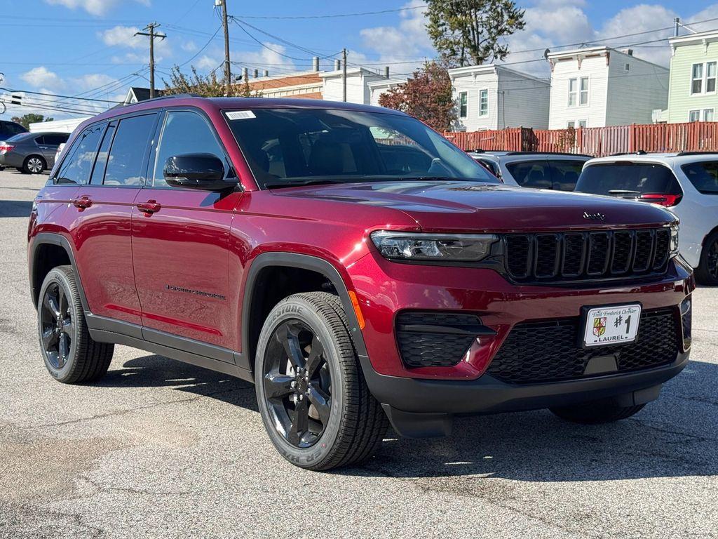 new 2025 Jeep Grand Cherokee car, priced at $38,625