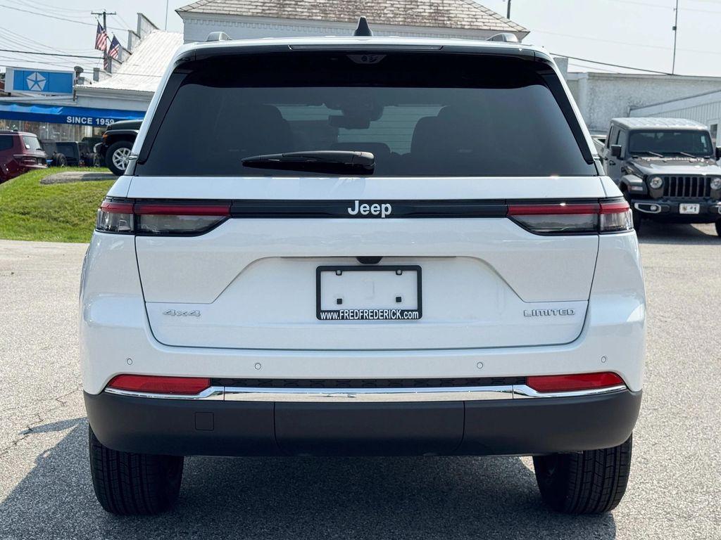 new 2025 Jeep Grand Cherokee car, priced at $45,590