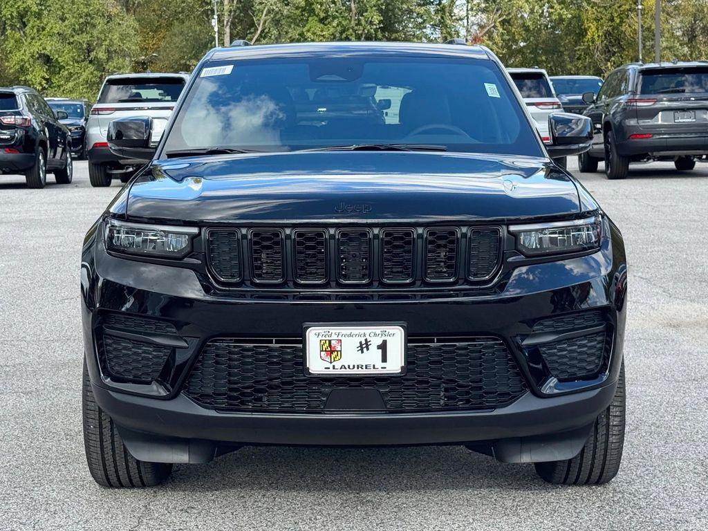 new 2025 Jeep Grand Cherokee car, priced at $39,625