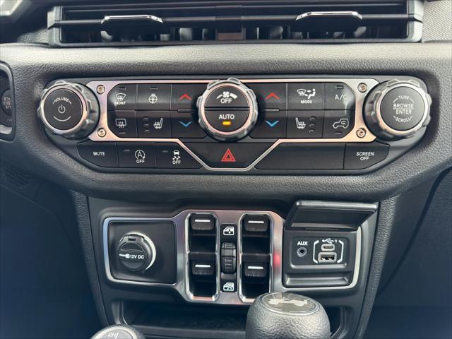 new 2025 Jeep Wrangler car, priced at $47,881