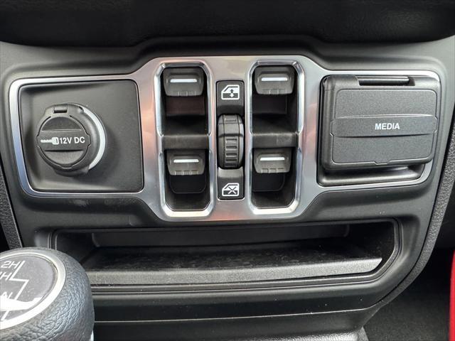new 2025 Jeep Wrangler car, priced at $43,946