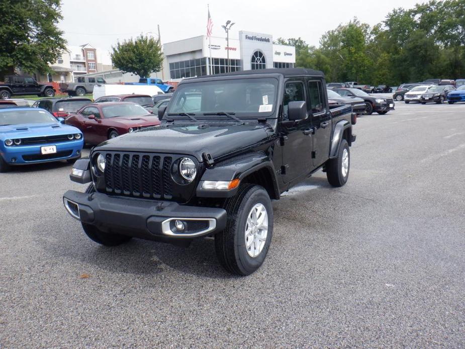 new 2023 Jeep Gladiator car, priced at $42,751