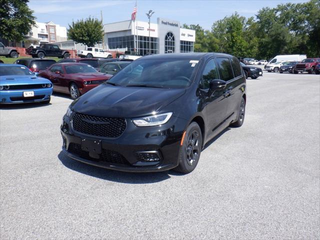 new 2023 Chrysler Pacifica Hybrid car, priced at $54,049