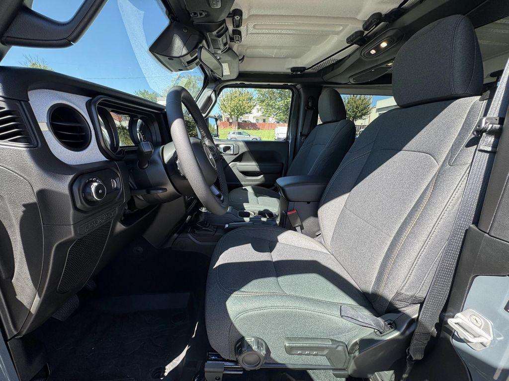 new 2025 Jeep Wrangler car, priced at $41,035