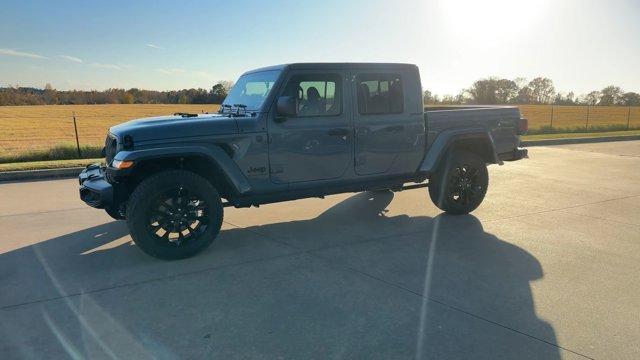 new 2025 Jeep Gladiator car, priced at $43,180