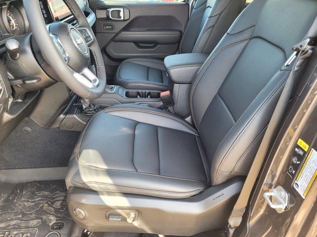 new 2025 Jeep Wrangler car, priced at $57,185