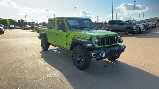 new 2025 Jeep Gladiator car, priced at $37,995