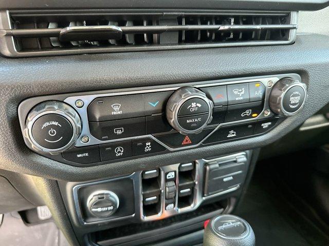 new 2025 Jeep Gladiator car, priced at $37,995