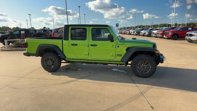 new 2025 Jeep Gladiator car, priced at $37,995