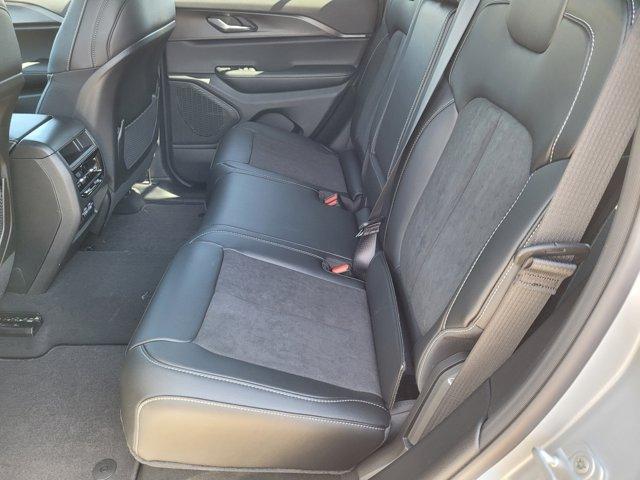new 2025 Jeep Grand Cherokee car, priced at $44,197