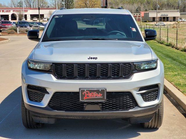 new 2025 Jeep Grand Cherokee car, priced at $44,197