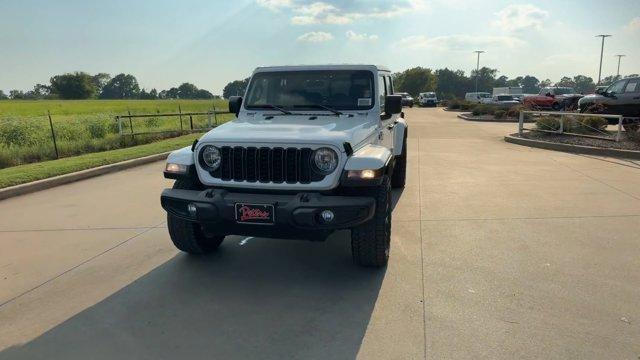 new 2024 Jeep Gladiator car, priced at $37,758