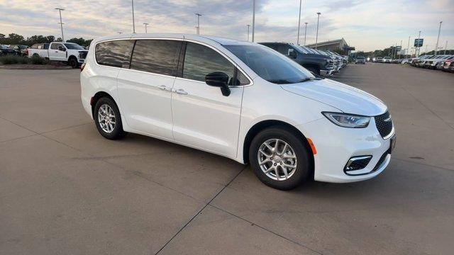 new 2026 Chrysler Pacifica car, priced at $38,571