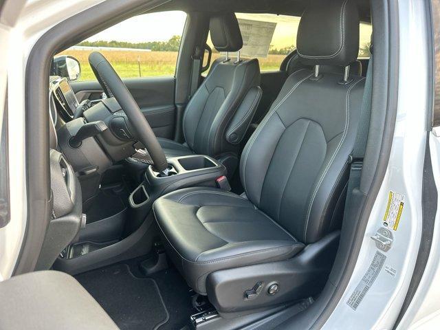 new 2026 Chrysler Pacifica car, priced at $38,571