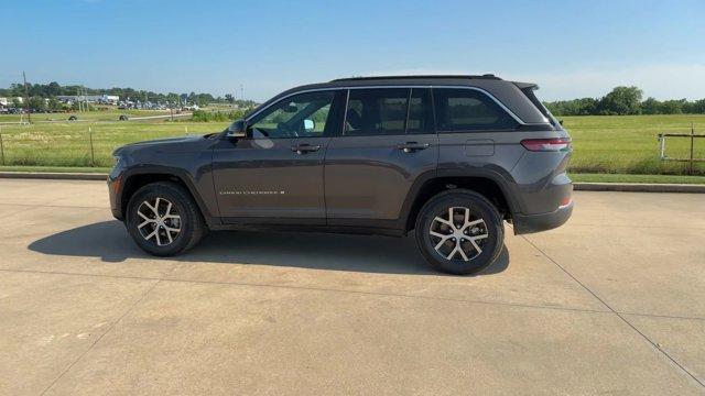 new 2024 Jeep Grand Cherokee car, priced at $45,295