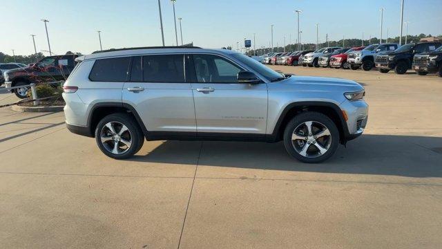 new 2024 Jeep Grand Cherokee L car, priced at $54,247