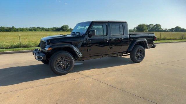 new 2024 Jeep Gladiator car, priced at $43,123