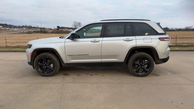 new 2025 Jeep Grand Cherokee car, priced at $45,306