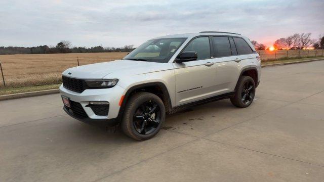 new 2025 Jeep Grand Cherokee car, priced at $45,306