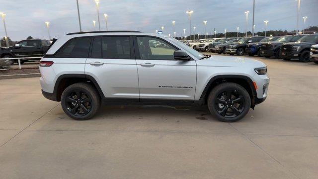 new 2025 Jeep Grand Cherokee car, priced at $45,306