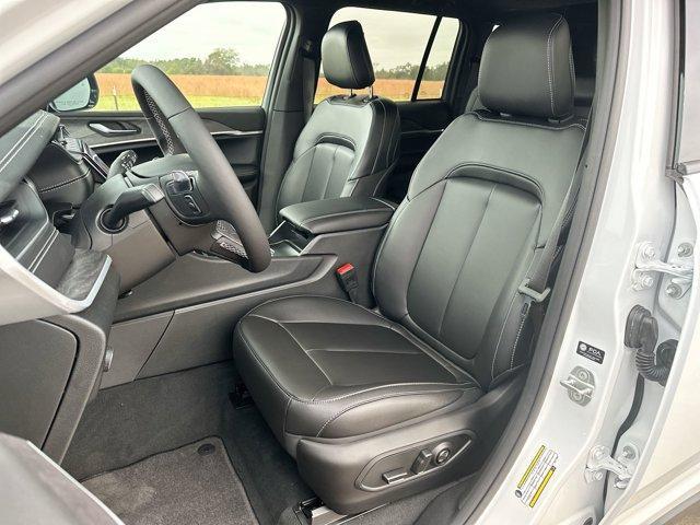 new 2025 Jeep Grand Cherokee car, priced at $48,688