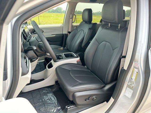 used 2024 Chrysler Pacifica car, priced at $44,148