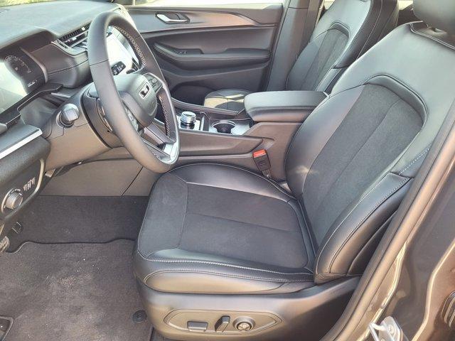 new 2025 Jeep Grand Cherokee car, priced at $46,131