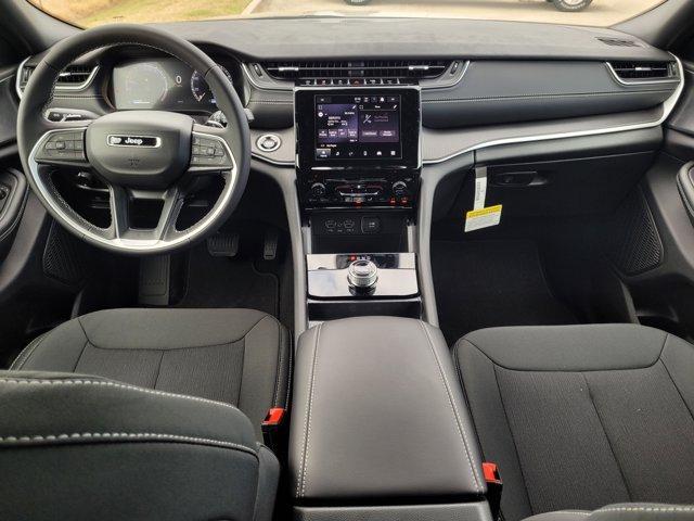 new 2025 Jeep Grand Cherokee car, priced at $34,995